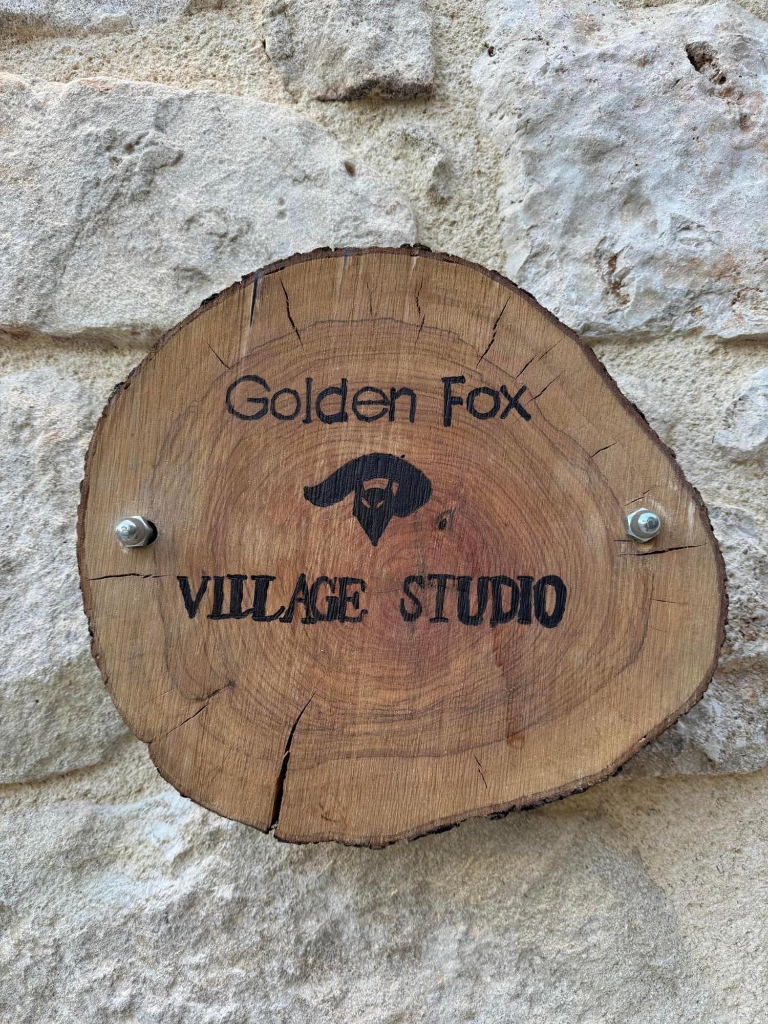 Golden Fox Village Studio Lákones エクステリア 写真